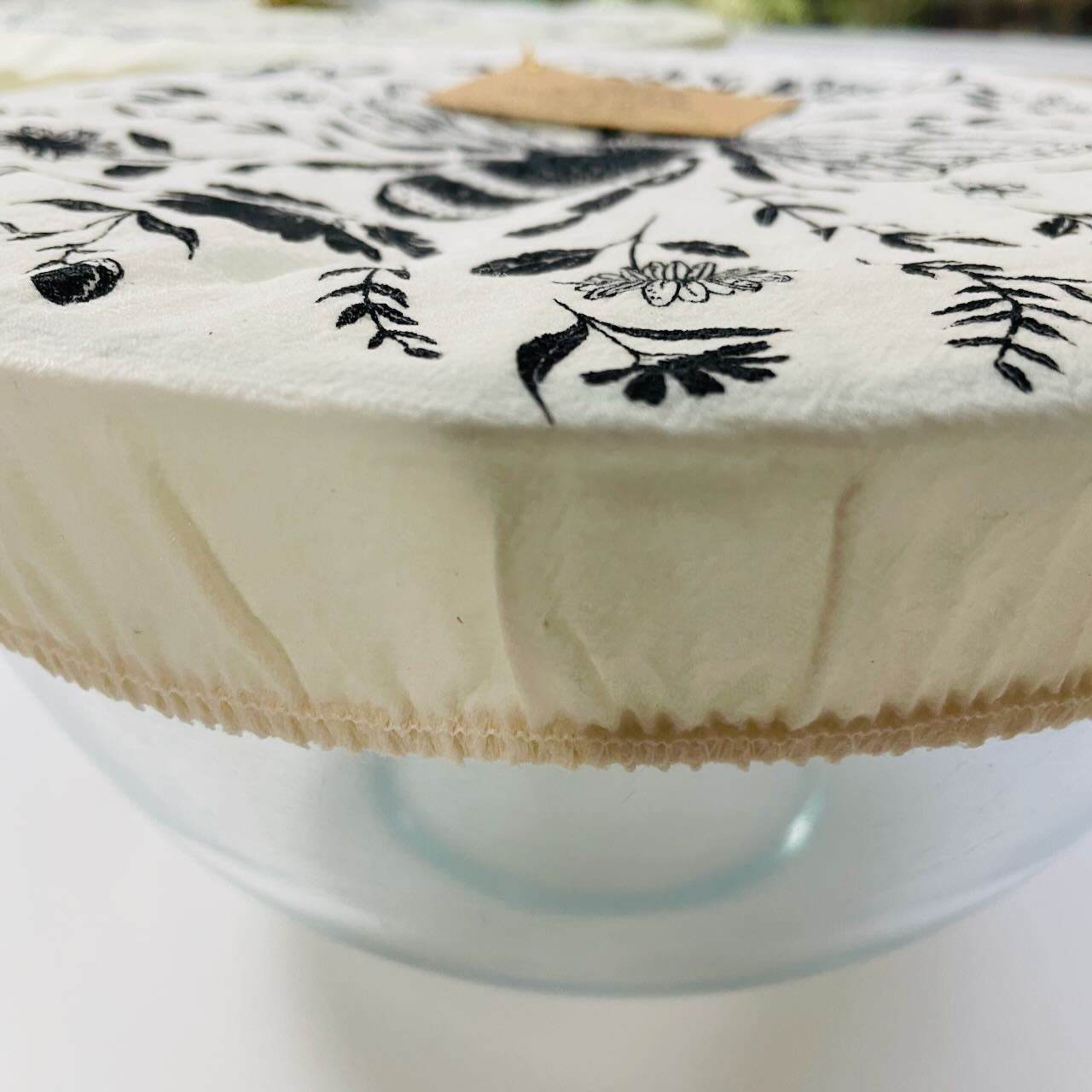 Waxed Reusable Fabric Bowl Cover: Charcoal Bee - Large 10"