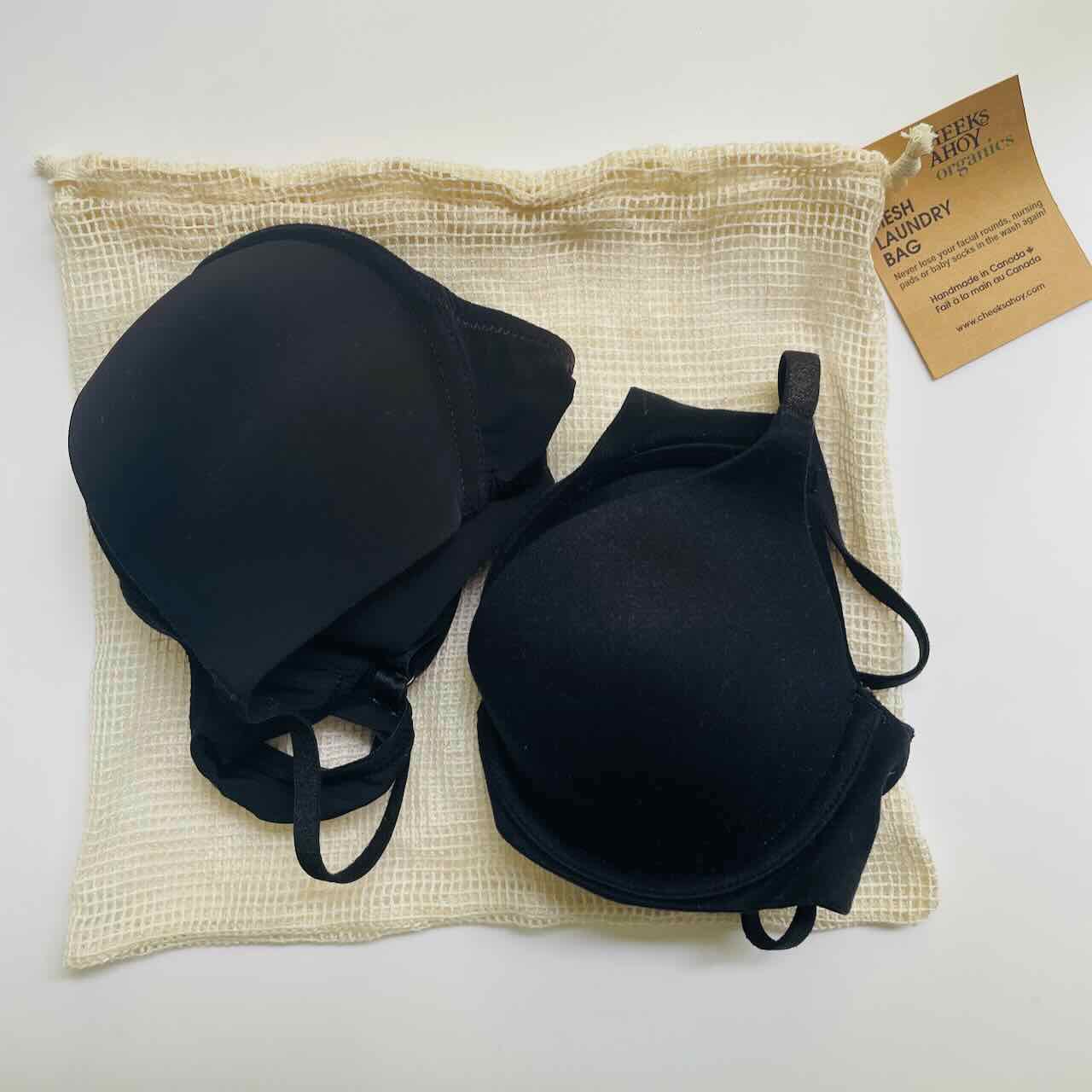 https://www.aiteall.ca/cdn/shop/products/cheeks-ahoy-organic-cotton-mesh-laundry-bag-with-bras.jpg?v=1666990290